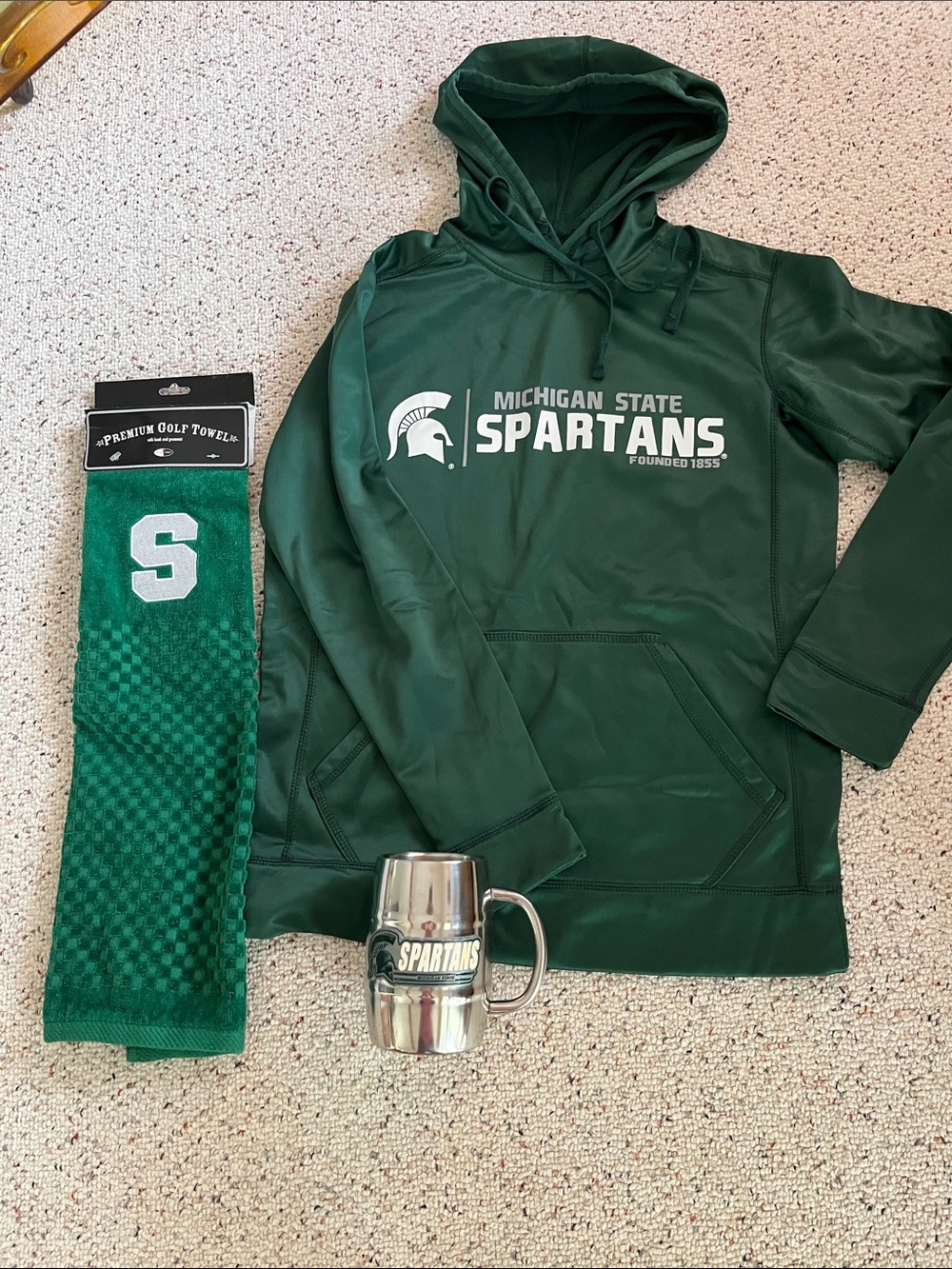 Michigan State Spartans Green Hoodie with Spartans Mug & Golf Towel  size S